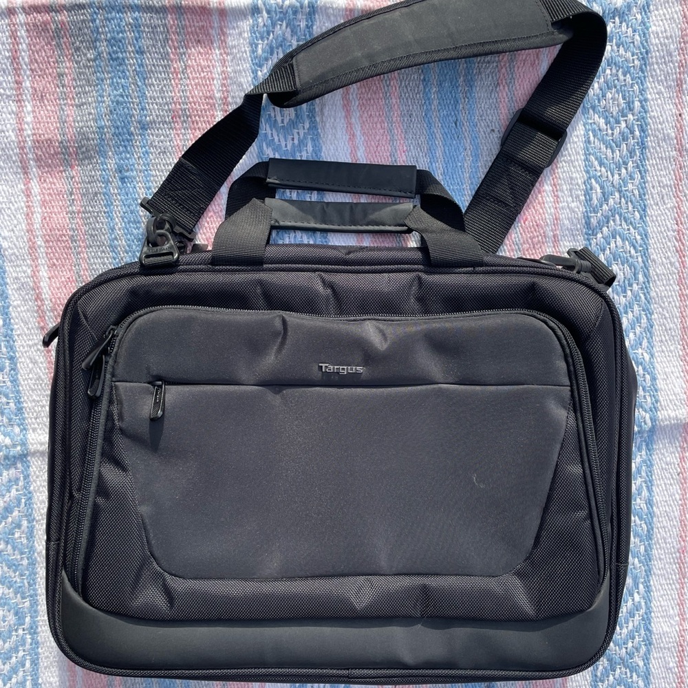 Targus laptop briefcase messenger bag